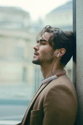 TB-01 Magnetic BT5.0 Kablosuz Kulak İçi Bluetooth Kulaklık Siyah thumbnail 2