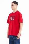 TOMMY LİFE Kırmızı Yazı Nakışlı O Yaka Oversize Erkek T-Shirt - 88223 thumbnail 4