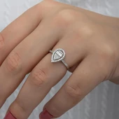 Damla Desenli Baget Taşlı Gümüş Tektaş Yüzük thumbnail 6