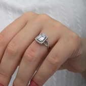 Zirkon Baget Taşlı Gümüş Tektaş Yüzük thumbnail 5