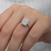 Dik Dikdörtgen Zirkon Taşlı Zincir Motifli Gümüş Tektaş Yüzük thumbnail 4