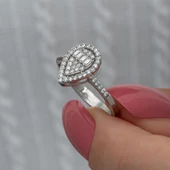 Damla Desenli Baget Taşlı Gümüş Tektaş Yüzük thumbnail 4