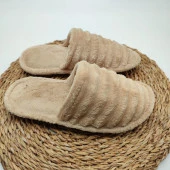 Çizgili Model Pofuduk Kadın Terlik Kahve Renk - 2