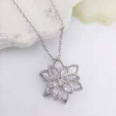 Vaoov 925 Ayar Gümüş Beyaz Taşlı Lotus Çiçeği Kolye thumbnail 6