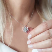 Vaoov 925 Ayar Gümüş Beyaz Taşlı Lotus Çiçeği Kolye thumbnail 1