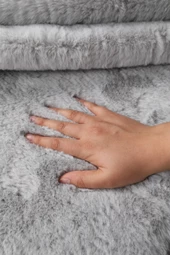 Tavşan Tüyü Dekoratif Ultra Yumuşak Post Peluş Kaymaz Halı Gri - 3