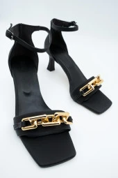 Gold Zincirli Kısa Topuklu Siyah Tek Bant Ayakkabı - Lillianna thumbnail 4