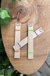 Ahşap Düz Model 15mm en x 100mm boy x 0,5mm kalınlık YENGEÇ BURCU (MODEL-2) DESENLİ Mum Fitili + Sehpa thumbnail 2