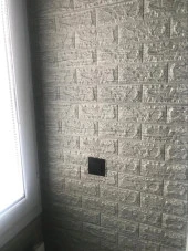 Renkli Duvarlar 70x38cm 1 Adet  Çizgili Gri Tuğla Arkası Yapışkanlı Esnek Silinebilir Duvar Kağıdı Paneli thumbnail 4