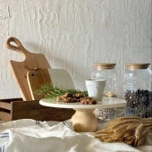 Akayev Mermer 28 Cm Ahşap Ayaklı Beyaz Yuvarlak Sunum Tabağı - 1