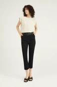 Quzu Beli Kemerli Kadın Pantolon 21K70755 - 1