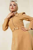 Yarım Fermuarlı Kemerli Elbise Latte thumbnail 2