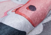 Çocuk Halısı ve Bebek Halısı Yıkanabilir Kaymaz Taban Figürlü Gri Pembe Dijital Baskı Halı HC044   - 4