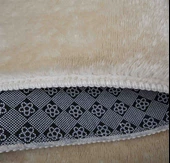 Modern Dekoratif Yuvarlak Puffy Peluş Ponpon Saçaklı Salon Oturma Odası Halısı Bej - 4