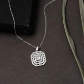 Nisa Beyaz Altın Baget Kolye thumbnail 3