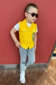 Erkek Çocuk Merci Yazı Baskılı Tişört Jean Pantolon ve Düğme Detaylı Sıfır Kol Jean Sarı Yelek Alt Üst Takım - 2