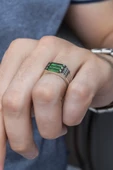 3 Sıra Baget Taşlı Yeşil Taşlı 925 Gümüş Erkek Yüzük thumbnail 4