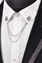 Esgue Yaprak Figürlü Zincirli Yaka Broş - 1