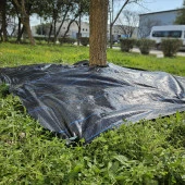 5X5 METRE AĞAÇ KORUMA ÖRTÜSÜ VE SABİTLEME ÇİVİSİ YER ÖRTÜSÜ YABANİ OT ENGELLEME PASPASI AĞAÇ DİBİ BEZİ SULZER KUMAŞ thumbnail 2