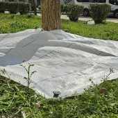 3x3 METRE AĞAÇ KORUMA ÖRTÜSÜ VE SABİTLEME ÇİVİSİ BEYAZ YER ÖRTÜSÜ YABANİ OT ENGELLEME PASPASI AĞAÇ DİBİ BEZİ SULZER KUMAŞ thumbnail 2