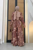 Göğüs Kısmı Gizli Düğmeli Bel Kuşaklı Baskı Desenli Tulum 3486 Kahverengi thumbnail 3