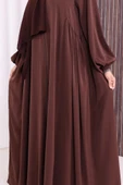 Oval Büzgülü Kol Manşetleri Lastikli Fermuarlı Tam Boy Ferace 6005 Kahverengi thumbnail 6