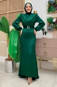 Tüylü Kuyruklu Kemer Aksesuarlı Saten Abiye Elbise 3869 Zümrüt thumbnail 1