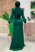Tüylü Kuyruklu Kemer Aksesuarlı Saten Abiye Elbise 3869 Zümrüt thumbnail 2