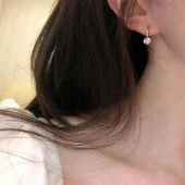 Tek Taş Halka Gold Küpe | Şıklığı ve Zarafeti Bir Arada thumbnail 2