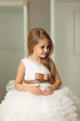 Kız Çocuk Simli Fiyonk Detaylı Kat Kat Tüllü Beyaz Abiye thumbnail 9