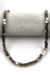 Gold Renkli Hematit Dizi 6 mm Küp Kesim thumbnail 2