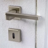 Funda Lüx İnox Oda Kapı Kolu Rozetli Sürgülü ve Çelik Kapı Sağa Sola Uygun Kapı Kolları Kulpu thumbnail 4