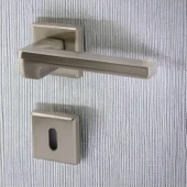 Funda Lüx İnox Oda Kapı Kolu Rozetli Sürgülü ve Çelik Kapı Sağa Sola Uygun Kapı Kolları Kulpu thumbnail 3