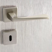 Vista Saten Oda Kapı Kolu Kare Rozetli Sürgülü ve Çelik Kapı Kulpu Uyumlu Sağ Sol Uygun Kolları thumbnail 8