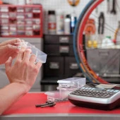 DYMO Label Manager 360D Şarj Edilebilir Masa Üstü Kullanılabilir Etiketleme Makinesi - 5