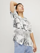 JACK JONES Erkek Kısa Kollu Çiçek Desenli Gömlek 12249210 - 5