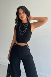 Yanlardan Zincirli Siyah Bluz - 1