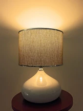 Serenay Metal Beyaz Gövdeli Elite Abajur Gümüş Detay Bej Başlık - 1