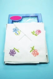 12 Adet Çiçek İşlemeli Kadın Cep Mendili Kutulu Kına Düğün Çeyizlik Mendil 30x30 cm - 1