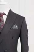 Luigi Diberti Çizgili Sivri Yaka Çift Yırtmaçlı Slimfit Kruvaze Takım Elbise thumbnail 11