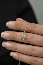 925 Ayar Beyaz Lotus Çiçeği Kolye Kadın Gümüş Kolye thumbnail 1