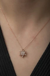 925 Ayar Beyaz Lotus Çiçeği Kolye Kadın Gümüş Kolye thumbnail 3