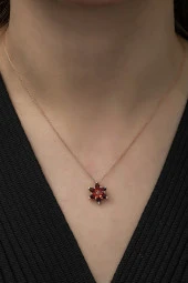 925 Ayar Kırmızı Lotus Çiçeği Kolye Kadın Gümüş Kolye thumbnail 2