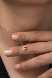925 Ayar Harf Kolye 3 Boyutlu E Harfi Kadın Gümüş Kolye thumbnail 1