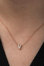 925 Ayar Harf Kolye 3 Boyutlu V Harfi Kadın Gümüş Kolye thumbnail 1