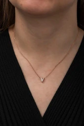 925 Ayar Harf Kolye 3 Boyutlu V Harfi Kadın Gümüş Kolye thumbnail 2