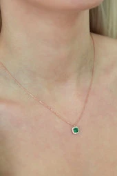 925 Ayar Kare Model Yeşil Taşlı Kolye Kadın Gümüş Kolye thumbnail 2