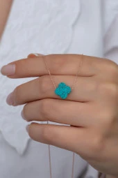 925 Ayar Gümüş Firuze Taşlı Yonca Kolye thumbnail 1