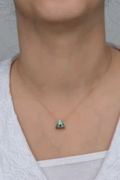 925 Ayar Gümüş Mistik Topaz Taşlı Üçgen Kolye thumbnail 1