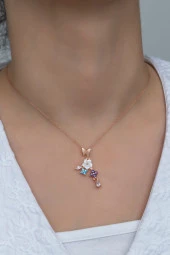 925 Ayar Gümüş Kelebek ve Yonca Bahar Çiçeği Manolya Kolye thumbnail 3